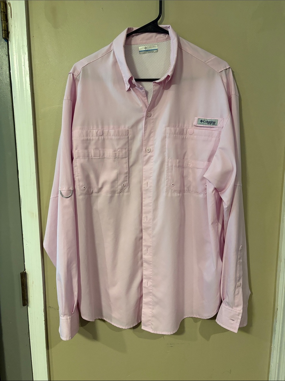 Columbia Men's Pale Pink Long Sleeve Button-Down Shirt